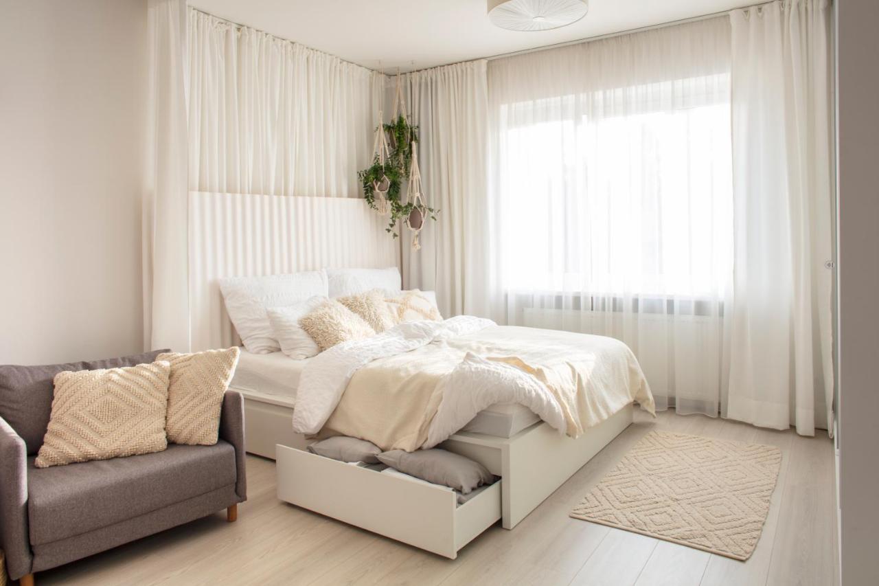 Light Room By Zoom Apartments ブラチスラヴァ エクステリア 写真
